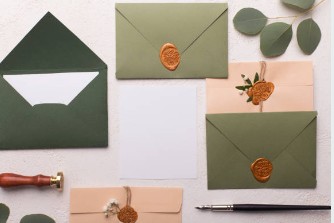 Conheça as 5 Combinações de Cores Mais Elegantes para Convites de Festa